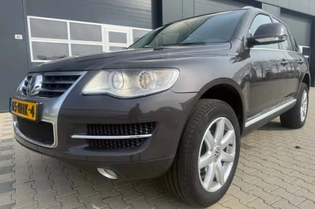 Volkswagen Touareg (2008) thumbnail 2