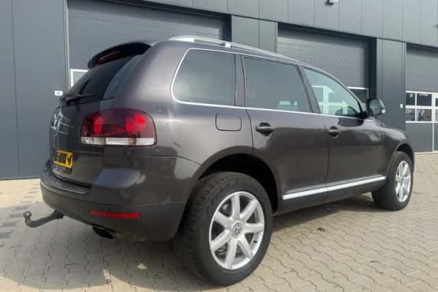 Volkswagen Touareg (2008) thumbnail 5