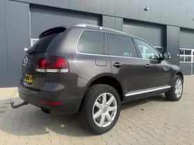 Volkswagen Touareg (2008) thumbnail 5