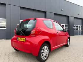 Toyota Aygo (2006) thumbnail 3