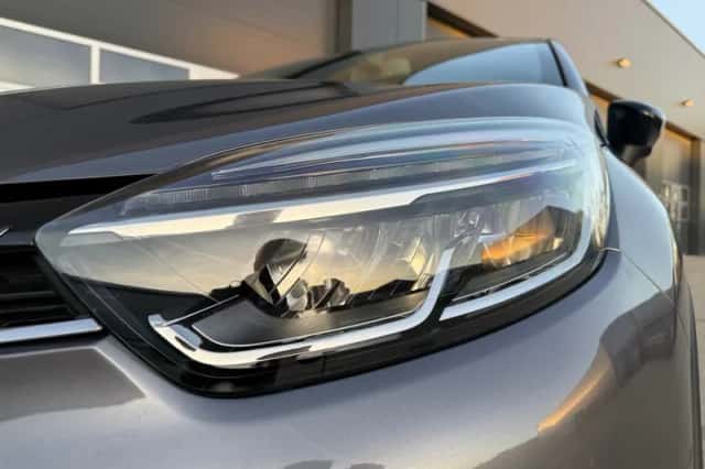 Renault Captur (2018) thumbnail 4