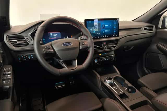 Ford Kuga (2024) thumbnail 4