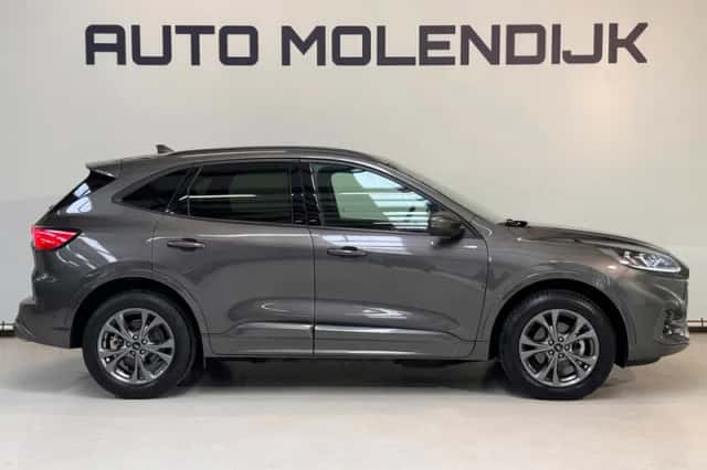 Ford Kuga (2022) thumbnail 5