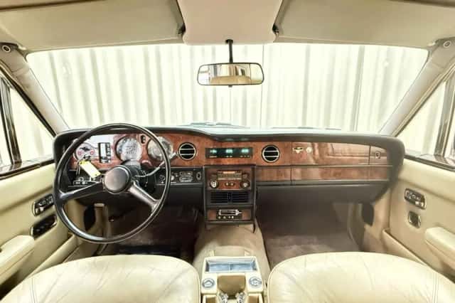Bentley Mulsanne (1983) thumbnail 2