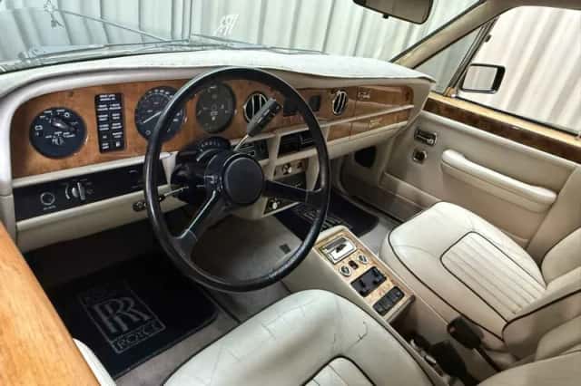 Rolls-Royce Silver Spirit (1987) thumbnail 2
