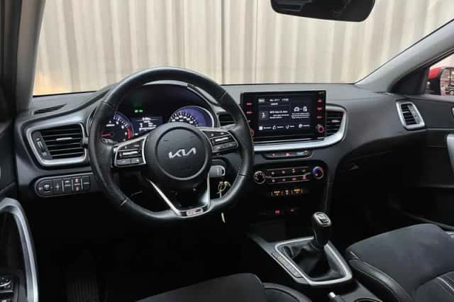 Kia Ceed Sportswagon (2024) thumbnail 2