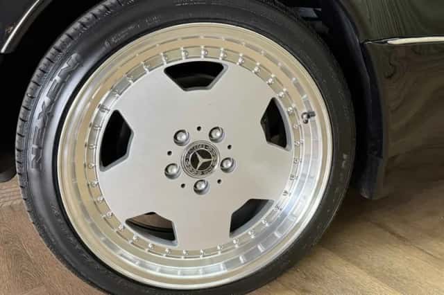 Mercedes-Benz E-Klasse (1992) thumbnail 2