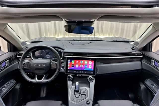 Lynk & Co 01 (2023) thumbnail 3