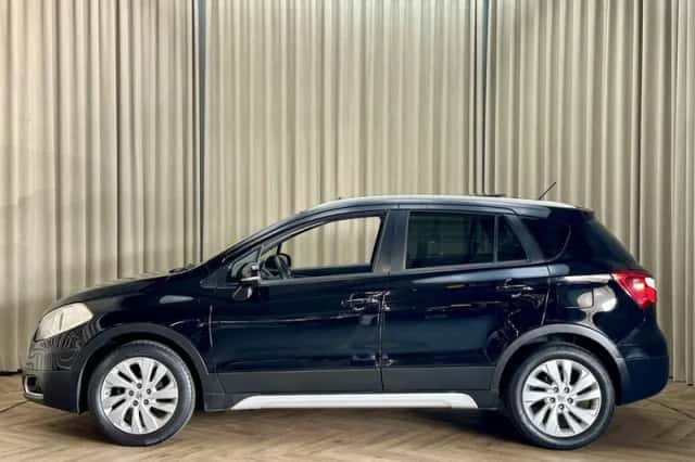 Suzuki S-Cross (2016) thumbnail 6