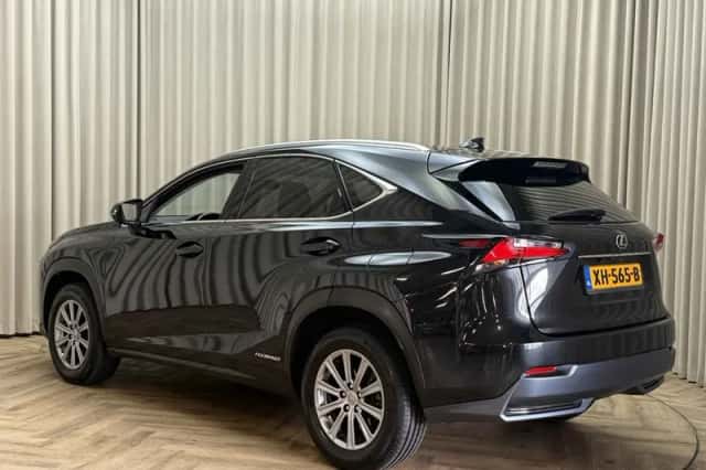 Lexus NX (2016) thumbnail 6