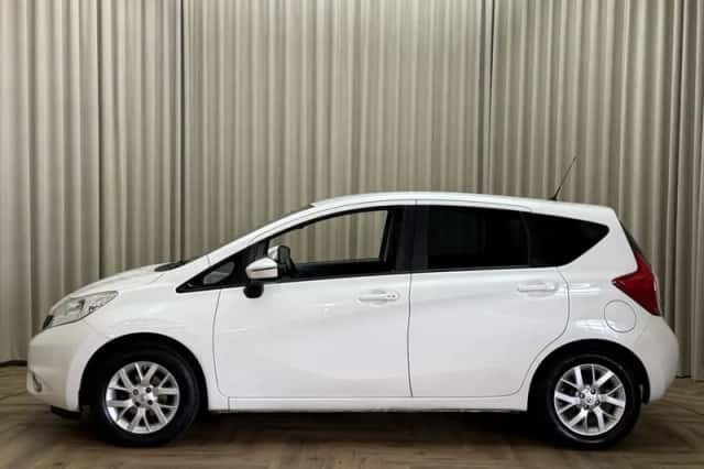 Nissan Note (2015) thumbnail 4