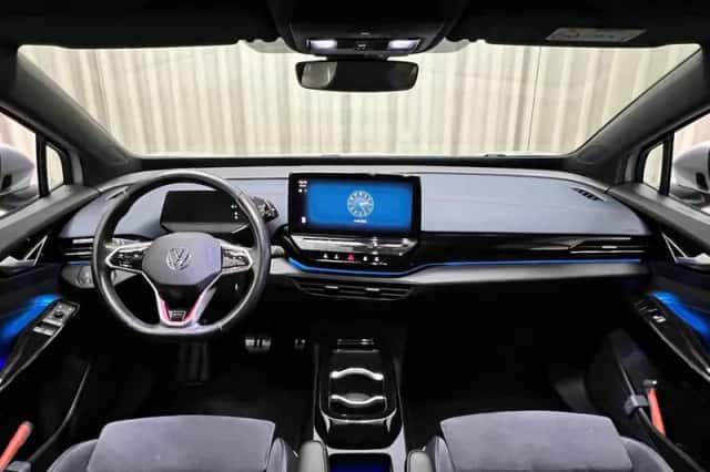 Volkswagen ID.4 (2022) thumbnail 2