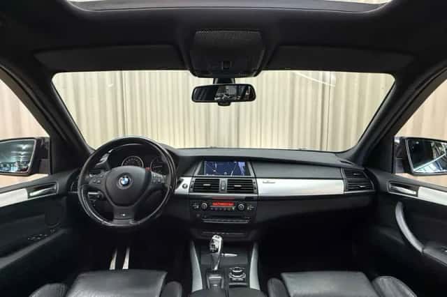 BMW X5 (2010) thumbnail 2