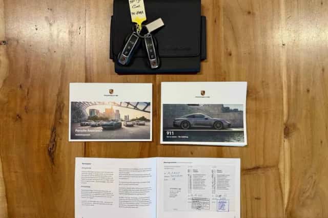 Porsche 911 (2020) thumbnail 4