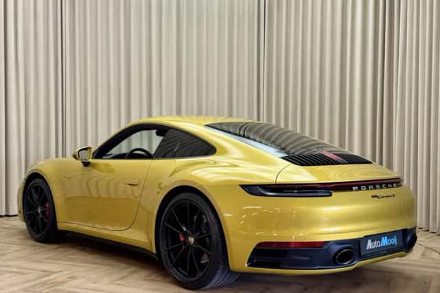 Porsche 911 (2020) thumbnail 6