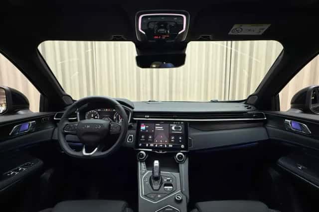 Lynk & Co 01 (2023) thumbnail 3