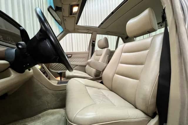 Mercedes-Benz S-Klasse (1989) thumbnail 2