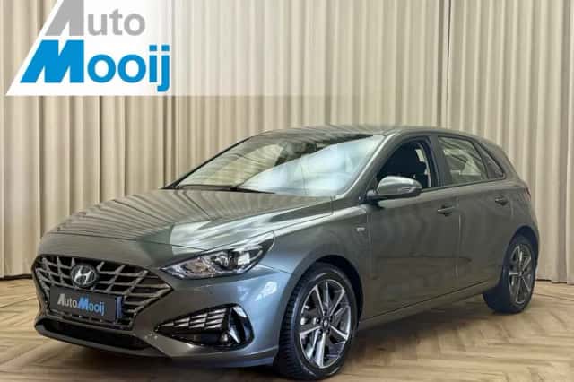 Hyundai i30 (2023) thumbnail 1