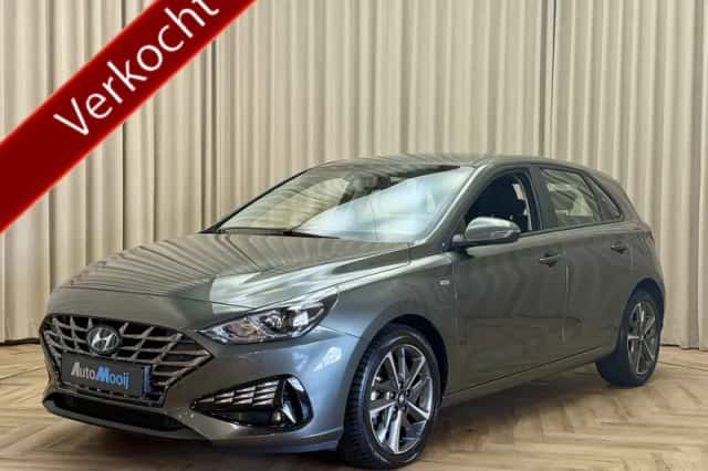 Hyundai i30 (2023) thumbnail 1