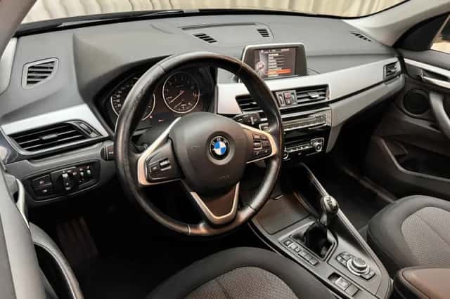BMW X1 (2016) thumbnail 5