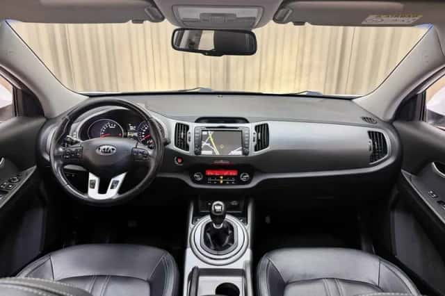 Kia Sportage (2015) thumbnail 2