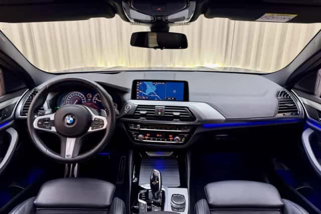 BMW X4 (2019) thumbnail 2