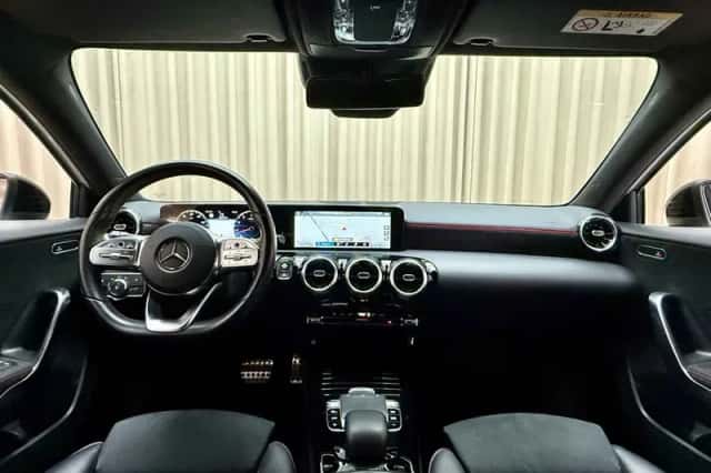 Mercedes-Benz A-Klasse (2018) thumbnail 2