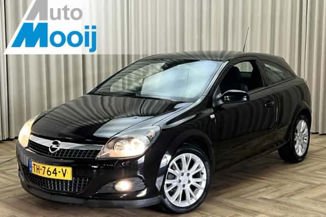 Opel Astra (2009) thumbnail 1