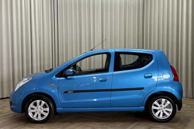 Suzuki Alto (2010) thumbnail 4