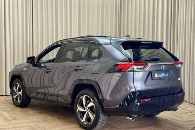 Toyota RAV4 (2022) thumbnail 5