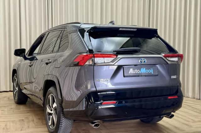 Toyota RAV4 (2022) thumbnail 6