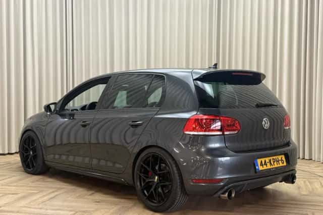 Volkswagen Golf (2010) thumbnail 6