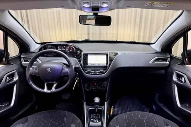 Peugeot 2008 (2018) thumbnail 2