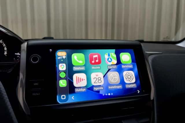 Peugeot 2008 (2018) thumbnail 3