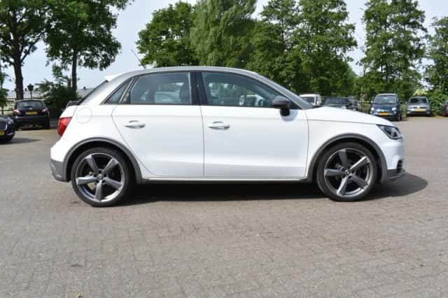 Audi A1 (2018) thumbnail 4