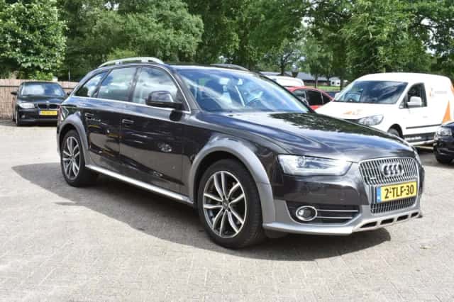 Audi A4 (2014) thumbnail 3