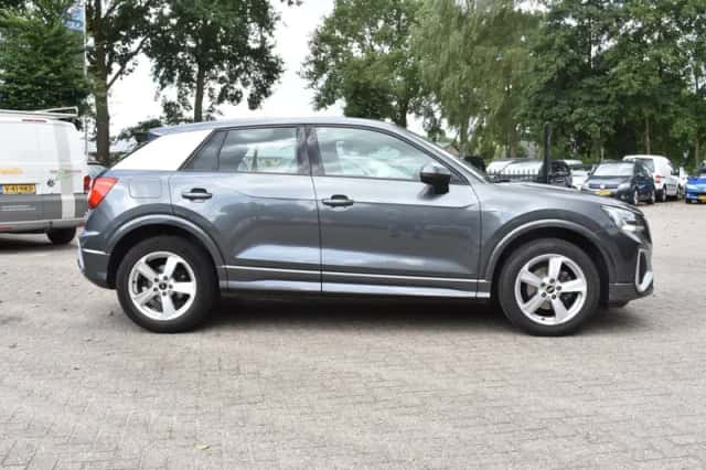 Audi Q2 (2021) thumbnail 4