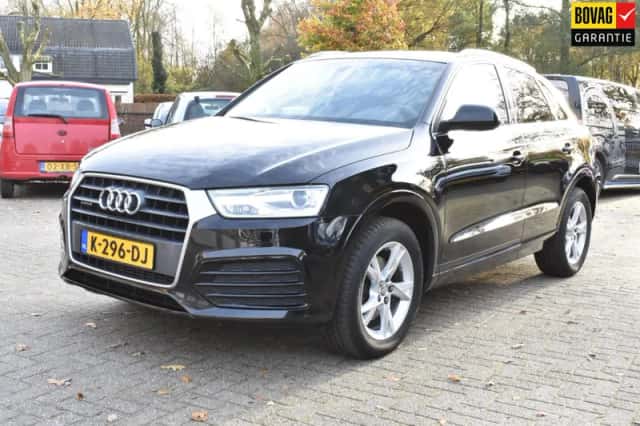 Audi Q3 (2017) thumbnail 2