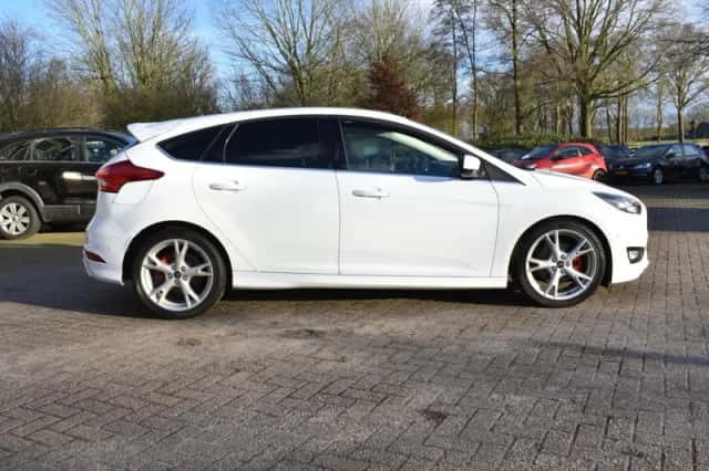 Ford Focus (2015) thumbnail 4