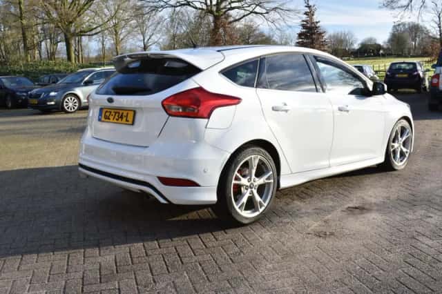 Ford Focus (2015) thumbnail 5