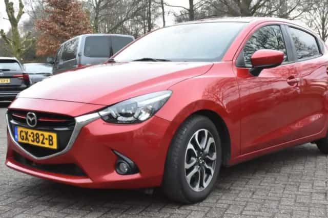 Mazda 2 (2015) thumbnail 1