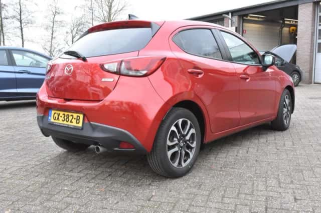 Mazda 2 (2015) thumbnail 4