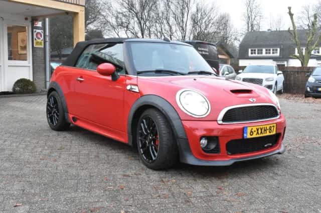 MINI Cooper (2013) thumbnail 3