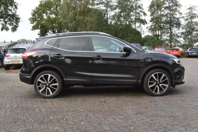 Nissan Qashqai (2017) thumbnail 4