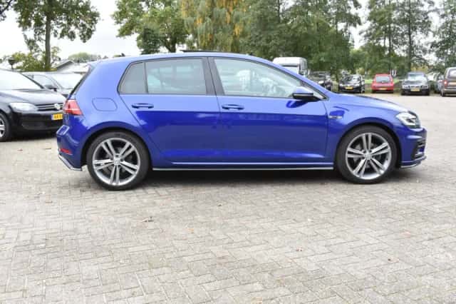 Volkswagen Golf (2018) thumbnail 4