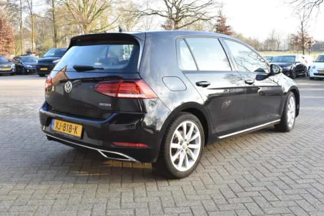 Volkswagen Golf (2019) thumbnail 5