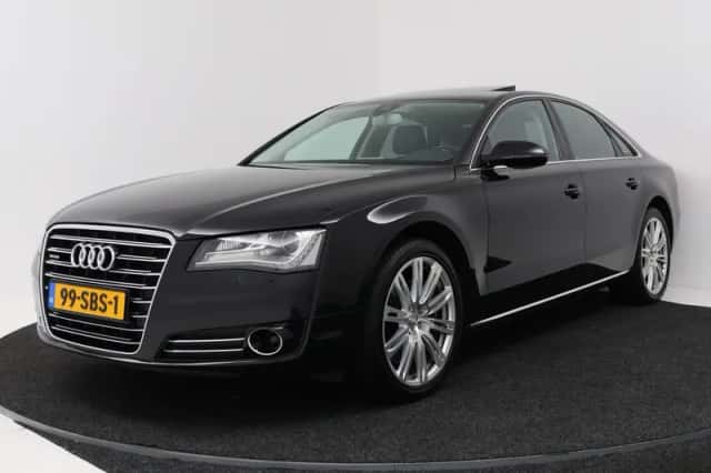 Audi A8 (2010) thumbnail 1