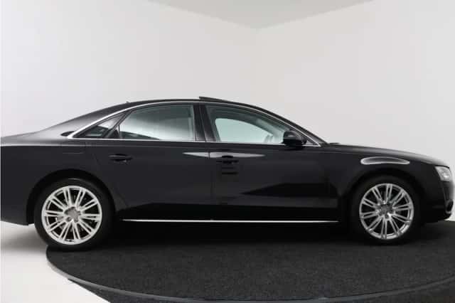 Audi A8 (2010) thumbnail 6