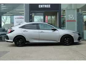 Honda Civic (2018) thumbnail 3