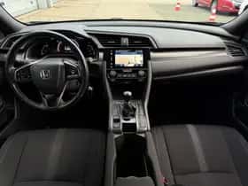Honda Civic (2018) thumbnail 5